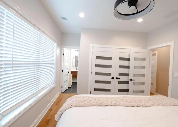 Luxury 9 Bedroom Mins From Downtown And The Villa