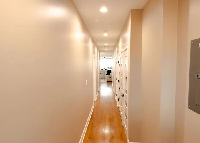 Luxury 9 Bedroom Mins From Downtown And The *