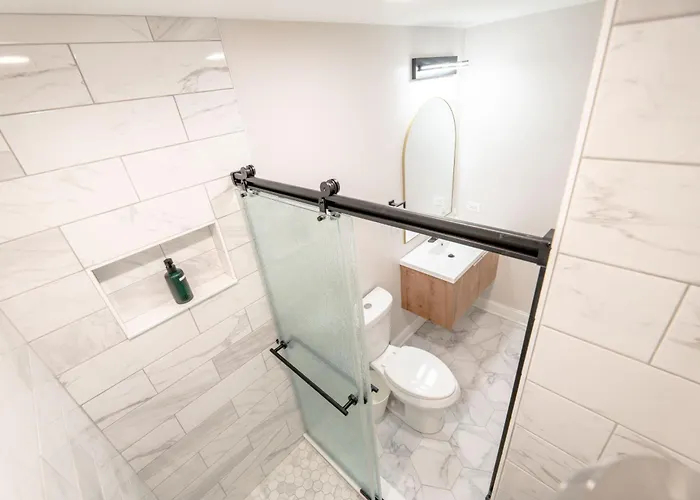 Luxury 9 Bedroom Mins From Downtown And The Villa