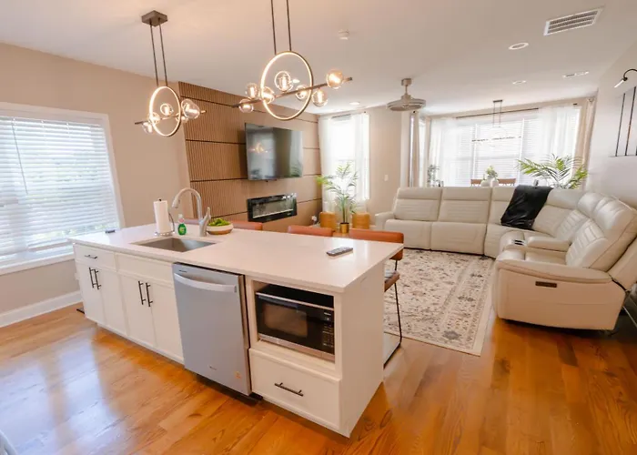 Villa Luxury 9 Bedroom Mins From Downtown And The *