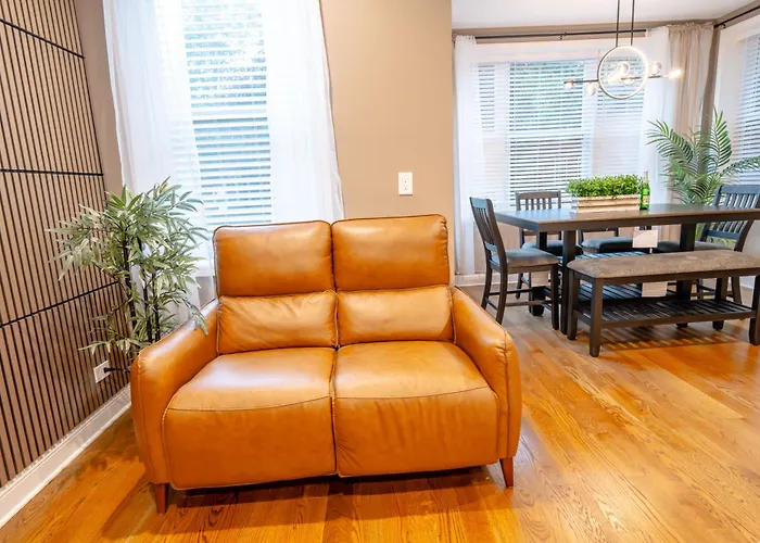 Luxury 9 Bedroom Mins From Downtown And The *
