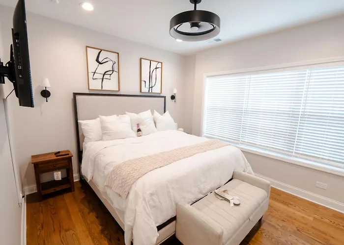 Luxury 9 Bedroom Mins From Downtown And The *