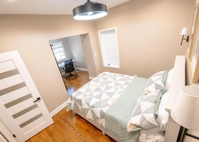 Luxury 9 Bedroom Mins From Downtown And The